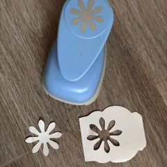 Daisy-shaped Lever Action Craft Punch