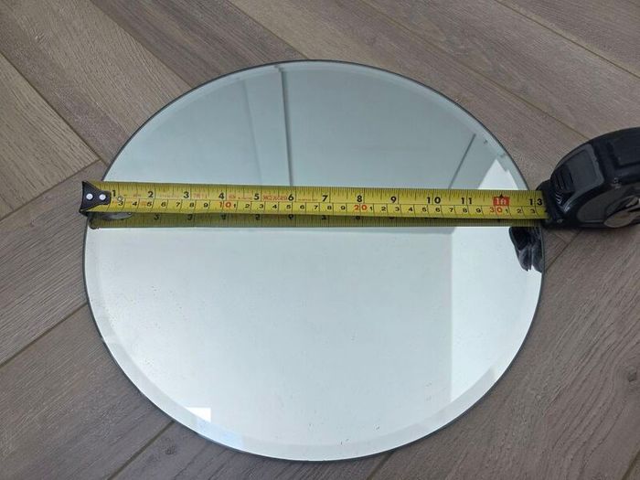 Mirror Plates Centrepieces