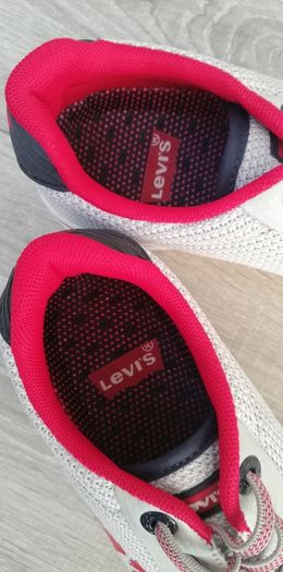 Levi's boys slip on trainers like new condition UK2.. EUR 34