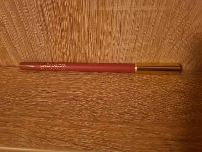 Estee Lauder Double Wear 24H StayinPlace Lip Liner in the shade 015 Blush
