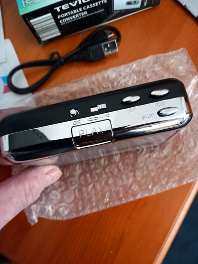 2 wireless optical mouses & portable cassette converter