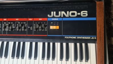 Roland Juno 6