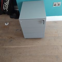pedestal under desk