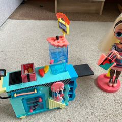 Lol omg doll- Miss Sundae & diner set
