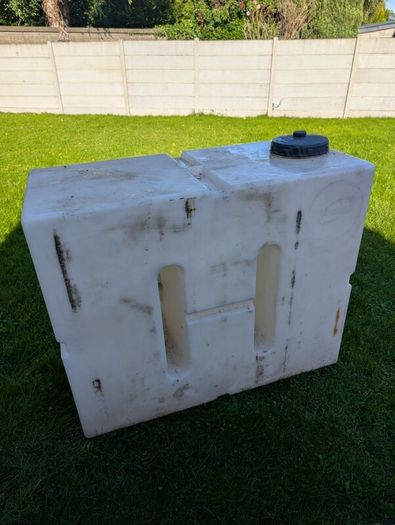 650 Litre Upright Baffled water tank