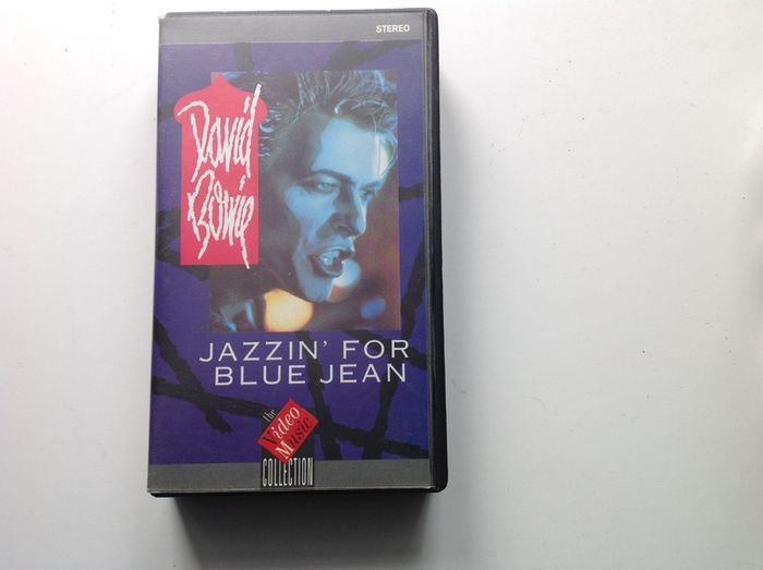VHS . David Bowie-Jazzin for Blue Jean