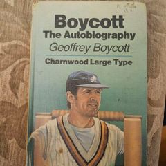Boycott The Autobiography.  Geoffrey Boycott. Charnwood Large Type. Hardback In Good Condition.  See Photos For Same.