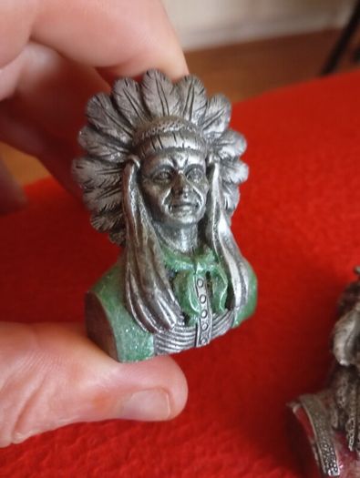 vintage Indian statues reduced ten euros