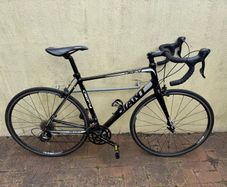 Giant Aluxx Defy Road Bike with Carbon Fork