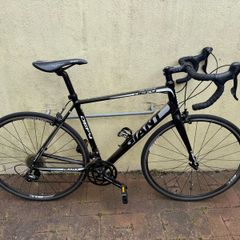 Giant Aluxx Defy Road Bike with Carbon Fork
