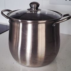 Pot with lid / Sauce pan - New