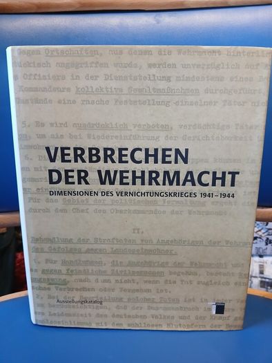 Verbrechen der Wehrmacht, German language book