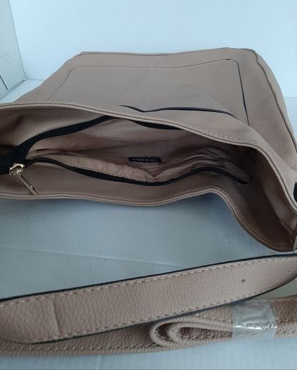 new bag and new scarf tag attacheed