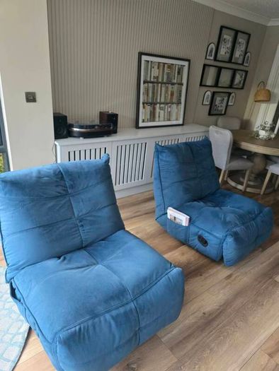 Recliner chairs