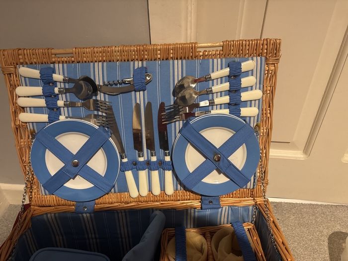 Picnic basket brand new