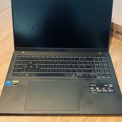 Gaming Laptop - ASUS V16  16" Intel Core 5 512 GB