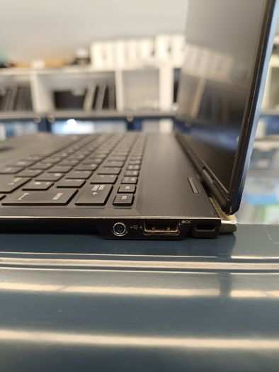 2in1 Toshiba Portege X20W intel i5 8th Gen 8GB RAM 256GB SSD Windows 11 Pro 12" (Touch Screen Notebook).