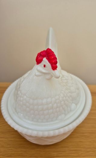Beautiful Milk Glass Hen on Nest