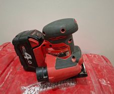 Milwaukee M18 BQSS Brushed Quarter Sheet Sander with 4ah battery