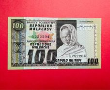 Madagascar  100 FRANCS   1974 . Pick 63a  ( Uncirculated )