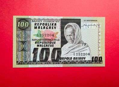 Madagascar  100 FRANCS   1974 . Pick 63a  ( Uncirculated )