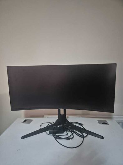 Viewsonic 32 Inch Gaming Curved Monitor for Sale.