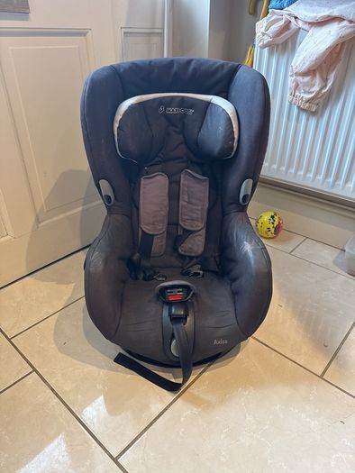 Maxi-Cosi Axiss child car seat in good used condition