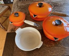Vintage 'Le Creuset" saucepan set and pie dish