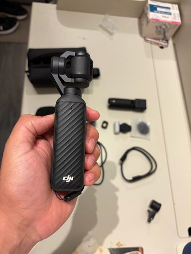 DJI Osmo Pocket 4 Creator Combo
