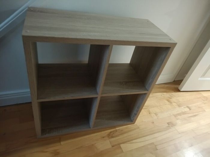 Max 4 cube units light oak