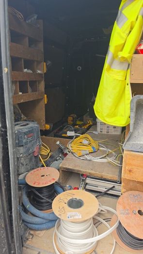 NV400 van