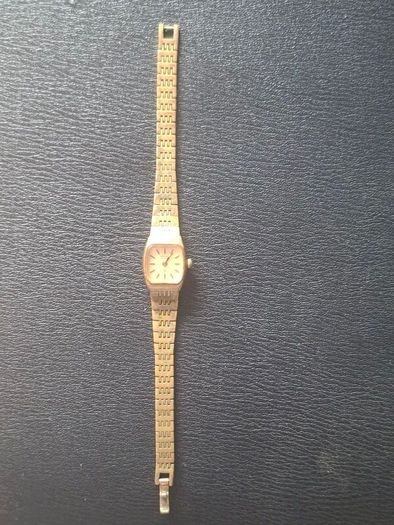 Lovely Vintage 1980's Ladie's Citizen Gold Plated Quartz Cocktail Japanese made Wristwatch