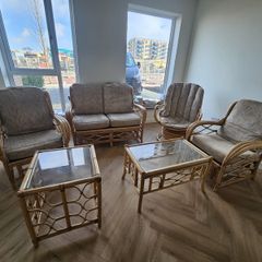 Soft Sofa Chairs and Tables