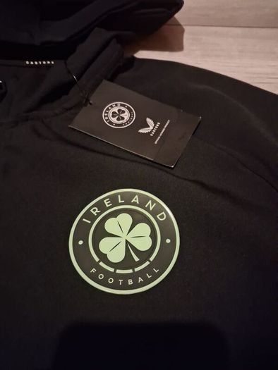 Brand New Castore Womens Ireland Presentation Jacket - Size - U.K.18 - Smaller Fit More A Size - U.K.16 - RRP - 75.00