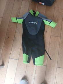 childs wetsuit