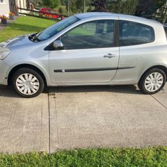 2010 Silver Renault Clio 1.1L Petrol (TAXED& NCT)