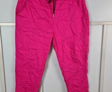 Women fuchsia trousers