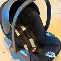 Cybex T cloud car seat and isofix base