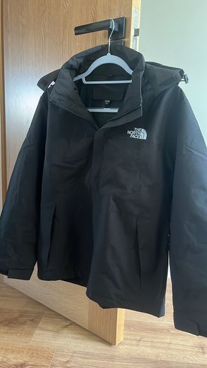 North face windbreaker