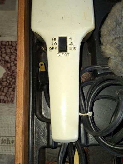 2 Vintage mid-20th-century Electric Shoe Polisher Kit Housed in a Wooden Storage Box. Postage Available or Collection PRICE IS FOR 1 ONLY