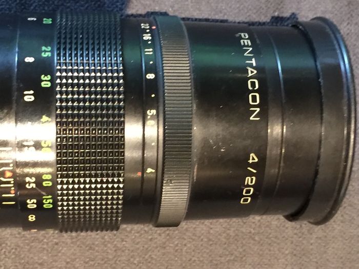 Vintage lens Pentacon 200 mm, f.4. Bokeh monster.