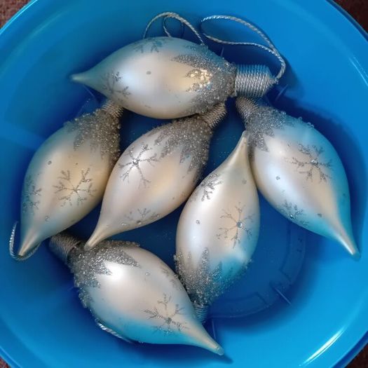 Xmas tree baubles