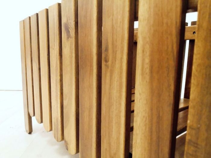 Planters. 4X flower stands. 4X beautiful solid wood planters. This set of four planters