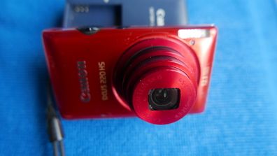 Canon PowerShot IXUS 220HS 12.1MP 5x Zoom Digital Camera Red