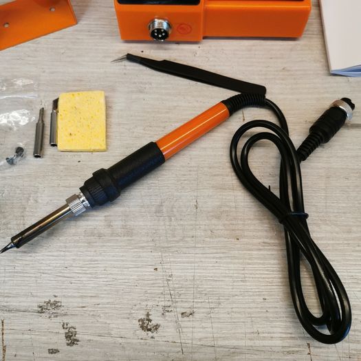 SD2 SOLDERING IRON STATION Temperature Adjustable Heating Bracket