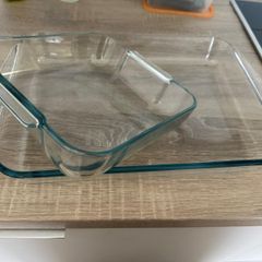 pyrex and glass food containers