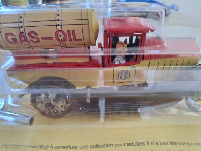 Tin plate wind up car