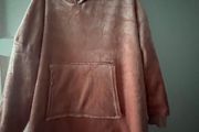 Lounge Hooded Reversible Oodie