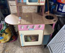 Play kitchen mud hut sandpit