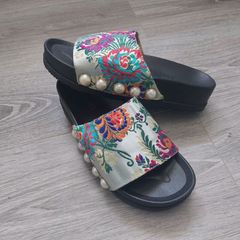 oriental sandal